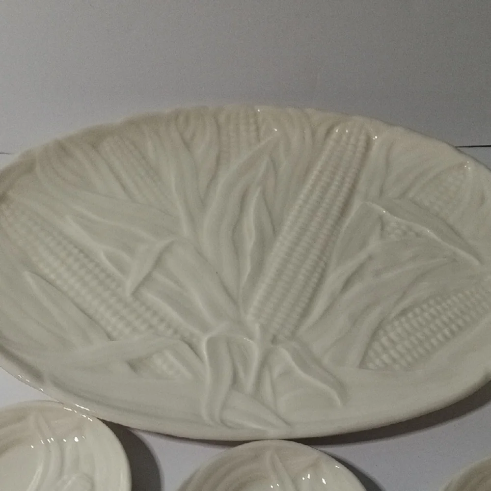 Vintage elegant serveware